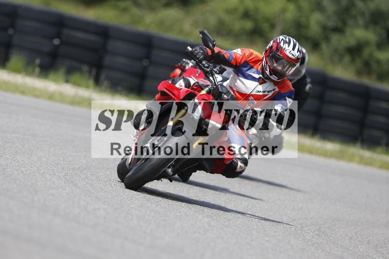 /27 12.06.2025 Ducati Schweiz Trackday Warmup  ADR/blau-bleu/ohne